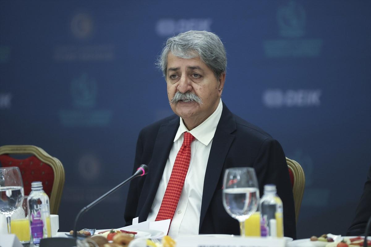 Pakistan Ticaret Bakanı Syed Naveed Qamar