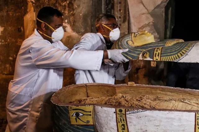 Mısır'da 4 bin 300 yıllık mumya bulundu