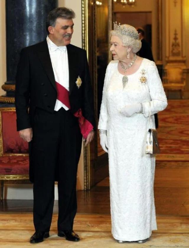 Abdullah Gül'ün Kraliçe Elizabeth'in hayatını kaybettiği gün İngiltere'de olduğu ortaya çıktı