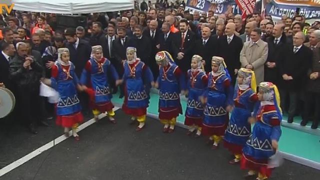 Açılıştaki gösteriye hayran kalan Cumhurbaşkanı Erdoğan, Bakan Karaismailoğlu'na talimat verdi