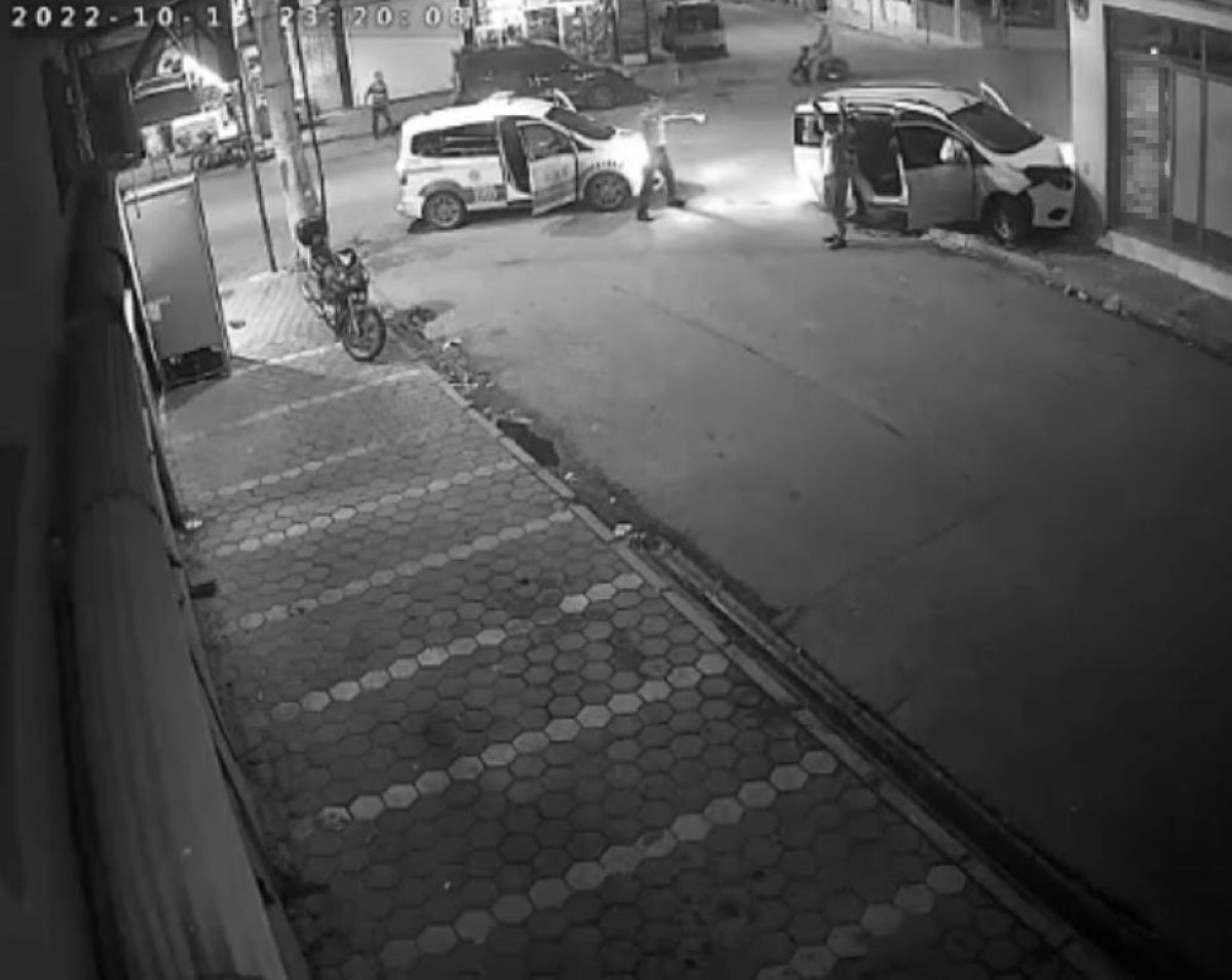 Adana da polisten kaçan şahıslar kaza yaparak durdu #1