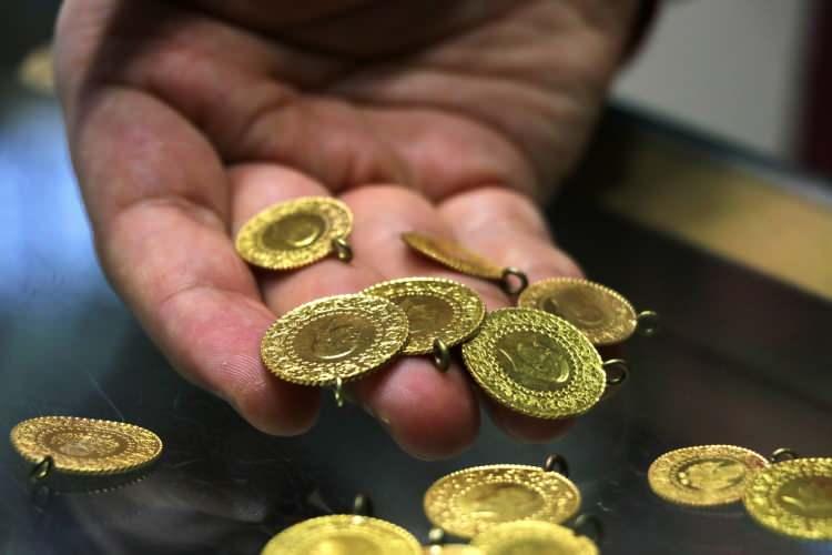 <p>Analistler spot altında yukarı hareketin 1816 dolar/ons seviyesine kadar devam etmesini bekliyorlar. Buranın kırılması halinde 1825-1830 dolar/ons aralığı yeni hedef olacak. </p>
