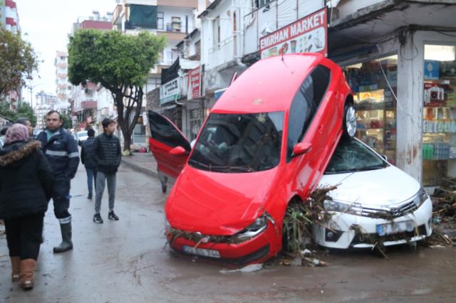 Antalya'da yaşanan selde hasarın boyutu gün ağarınca ortaya çıktı