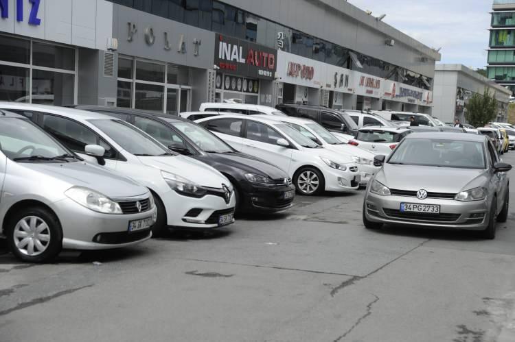 <p>Antalya Galericiler Odası Başkanı İsmail Çağlar,<strong> ''Arkadaşlar şunu bilmiyor; 6 bin olunca satabilir misin? Satamıyorsun, 6 bin kilometreyi doldursan da 6 ay beklemek zorundasın. 6 ay doldurdun bu kez 6 bin kilometre olmasını bekleyeceksin.'' </strong>dedi.</p>
