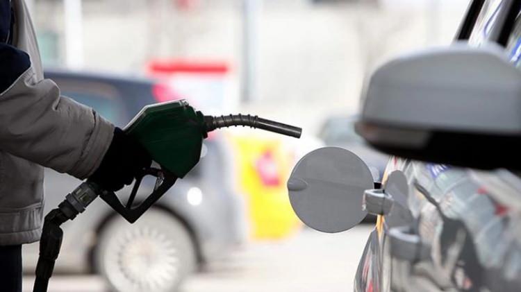<p><strong>Benzinin litresi</strong> ise ortalama 20,60 liradan satılıyor.</p>
