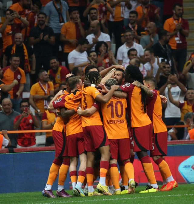 Aslan liderliği aldı! Galatasaray, sahasında Konyaspor'u 2-1 mağlup etti