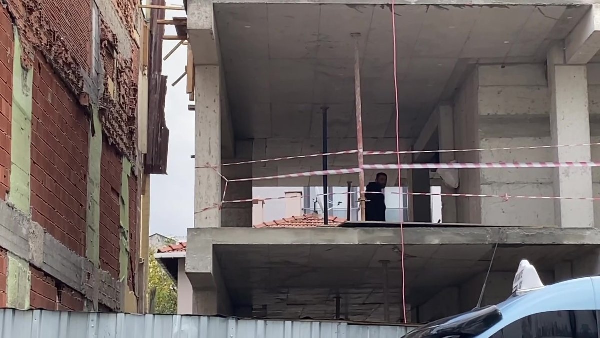 Ataşehir’de inşaattan düşerek hayatını kaybeten bekçiyi işçiler buldu #2