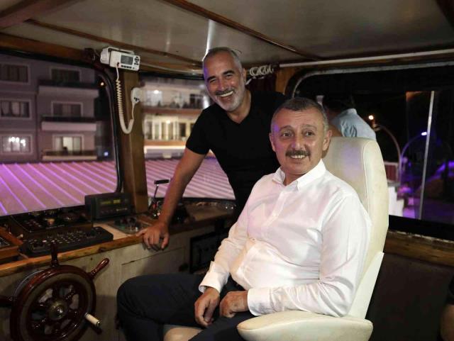 Av sezonu başladı! Balıkçılar 'Vira Bismillah' diyerek ilk ağları atmaya başladı