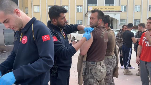 Hatay'da depremzedelere tetanos aşısı