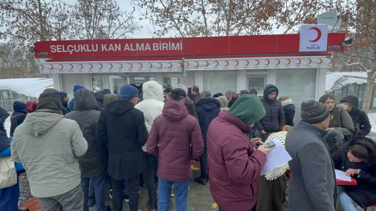 <p><strong>KONYA</strong></p>

<p>Konya'da da kan bağış merkezlerinde yoğunluk oluştu.</p>
