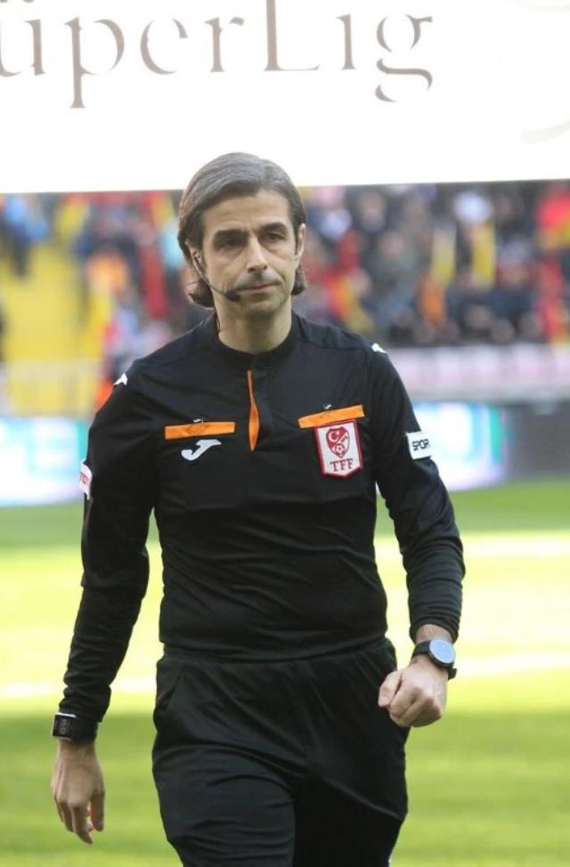 Batuhan Karadeniz'in Mete Kalkavan'ın yeni tarzı için yorumu stüdyoyu yıktı: Ne yapıyorsun ağabey?