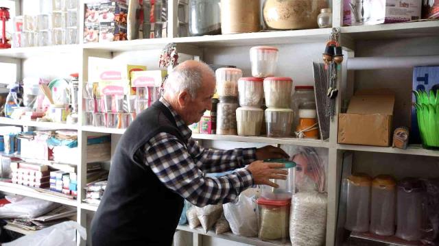 Bu dükkana gelenler içeriden hiçbir şey alamadan geri dönüyor! Sebebi ise hayli ilginç
