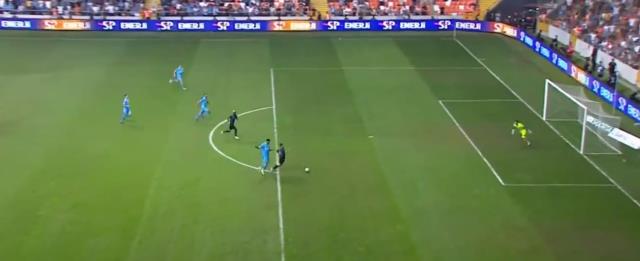 Bunu niye yaptın Yusuf! Trabzonspor maçındaki hareketine kimse anlam veremedi, hemen oyundan çıkarıldı