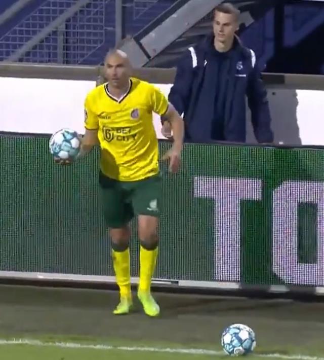 Burak Yılmaz'dan top toplayıcı çocuğa olay hareket! Ülke ayağa kalktı, jet hızında açıklama geldi