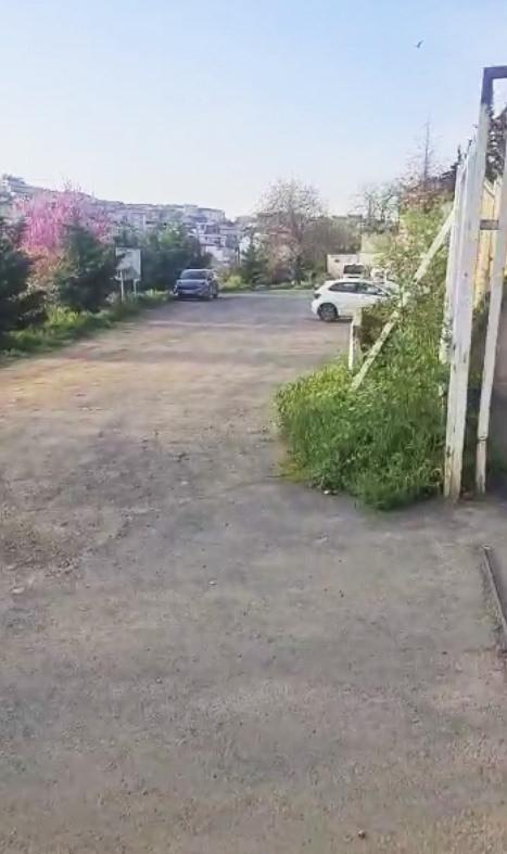 Mezarlık alanı halihazırda otopark olarak kullanılıyor