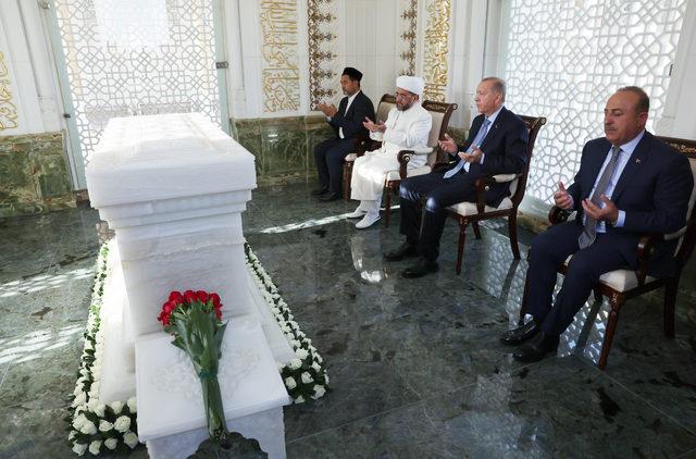 AA-20220915-28903874-28903872-CUMHURBASKANI_ERDOGAN_HAZRETI_HIZIR_TURBESINI_ZIYARET_ETTI