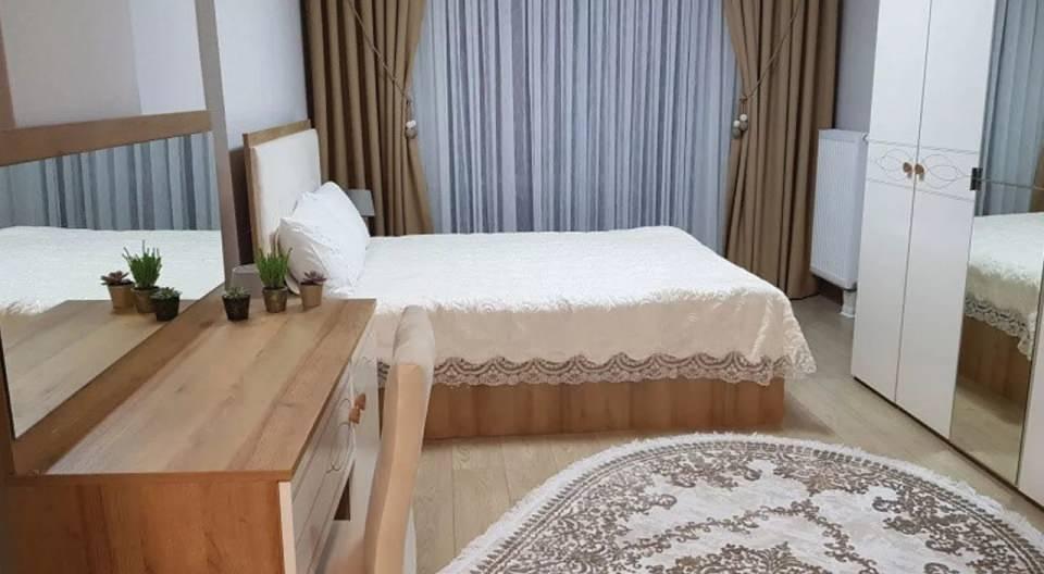<div>“Cumhuriyet tarihinin en büyük sosyal konut projesinde en çok merak edilenlerden birisi de dairelerin nasıl olacağı. Burası Esenler güney rezervi toplu konut projesi. TOKİ Başkanlığı’nca 2017 yılında başlanmıştı projeye geçtiğimiz günlerde projenin birinci etabı Cumhurbaşkanı Erdoğan tarafından anahtar teslimi gerçekleştirilmişti. </div>

<div> </div>
