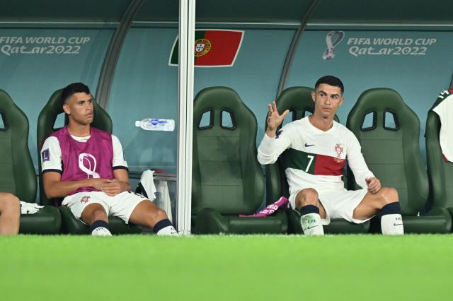 Dünya Kupası'nda büyük sürpriz! Portekiz'i yenip gruptan çıktılar, Ronaldo çıldırdı