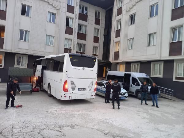 Düzce'deki deprem için kente giden polisler, dönerken para ve not bıraktı! Nedeni çok duygusal