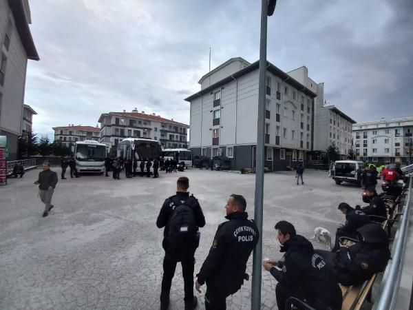 Düzce'deki deprem için kente giden polisler, dönerken para ve not bıraktı! Nedeni çok duygusal