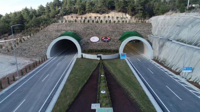 Ege ve Akdeniz'i birbirine bağlayan Honaz Tüneli açılıyor! 45 dakikalık yol 10 dakikaya inecek