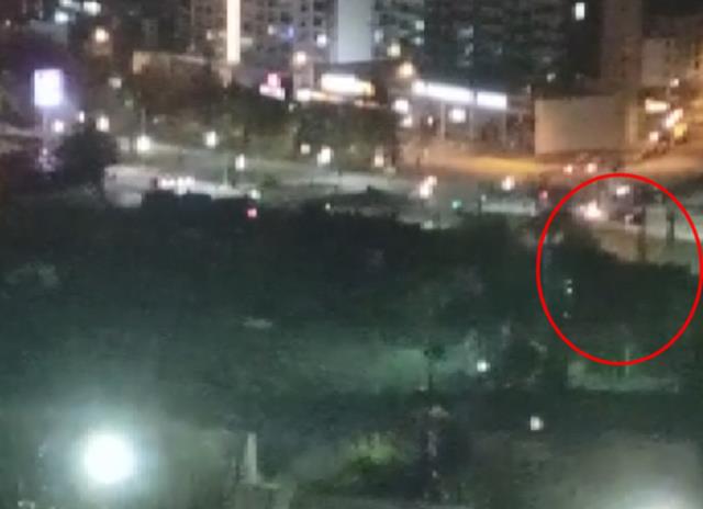 Elazığ'da hareketli gece! Emniyet binasına girmeye çalıştı, havaya ateş açılarak durduruldu