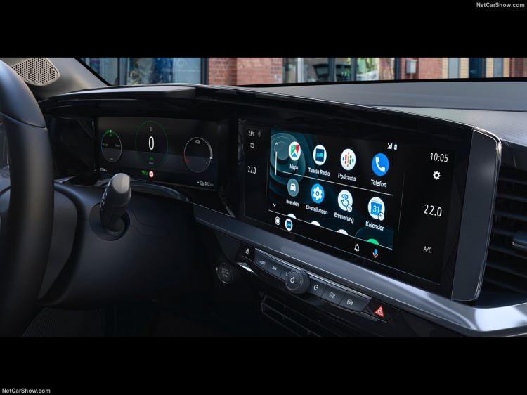 <p>Emisyonsuz sürüşüyle çevre dostu bir sürüş imkanı sunan Mokka-e, Alman markanın 2028 yılına kadar yalnızca elektrikli modeller üretme taahhütü için çok önemli bir dönüm noktası oluşturuyor.</p>

