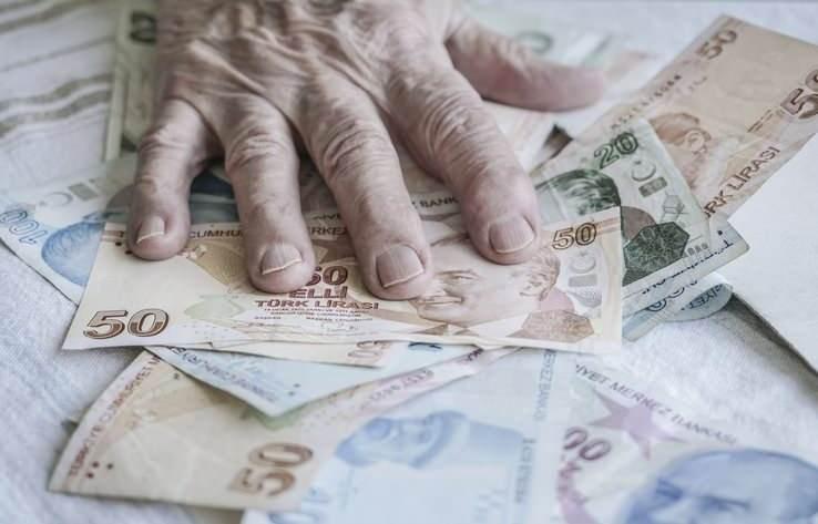 <p>Emeklilerin banka promosyonu, ulaştığı rakamlar ile son dönemde gündeme oturdu.</p>
