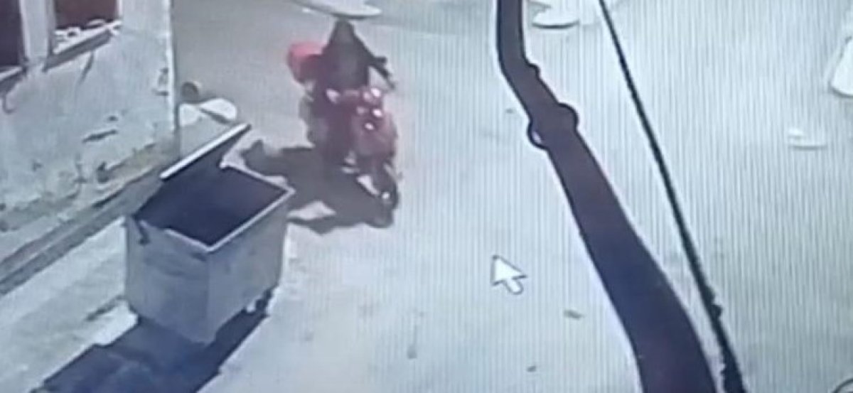 Eskişehir de hırsız 10 dakikada bağlı olan motosikleti çaldı #2