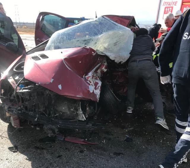 Eskişehir'de korkunç kaza: Polis memuru ile oğlu yaşamını yitirdi