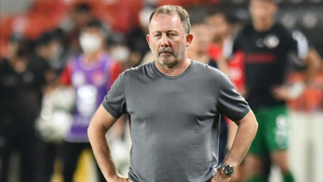 Fenerbahçe'nin yeni hocası kim olacak? Ali Koç'un yerli hoca çıkışı sonrası, adı geçen isimlerden peş peşe açıklamalar Fenerbahçe'nin yeni hocası kim olacak? Ali Koç'un yerli hoca çıkışı sonrası, adı geçen isimlerden peş peşe açıklamalar