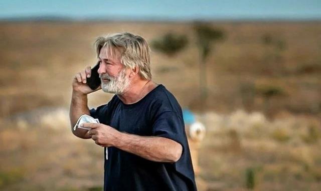 Film setindeki kazada ölen çalışanın ailesi anlaşmaya vardı! ABD'li aktör Alec Baldwin, setlere geri dönecek