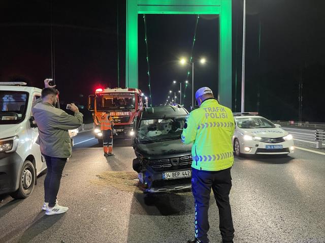 FSM'de 'dur' ihtarına uymayan panelvan polislere çarptı, 2 memur yaralandı