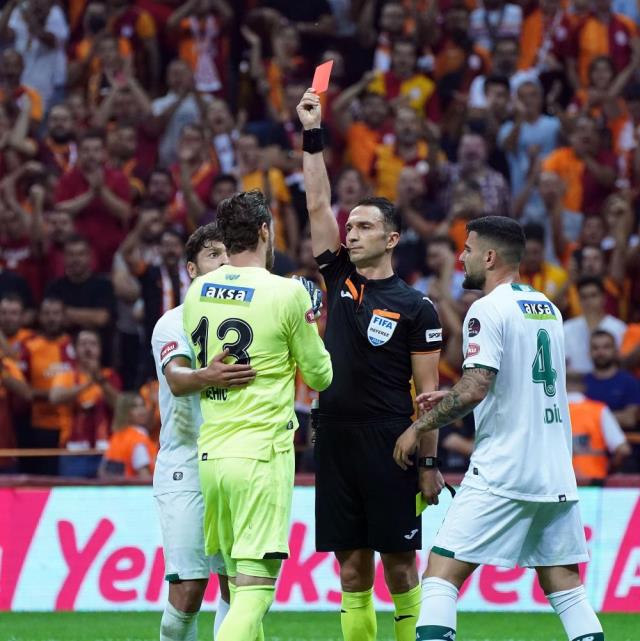Galatasaray maçında kaleye stoper geçti! Mauro Icardi rakip taraftarların diline fena düştü