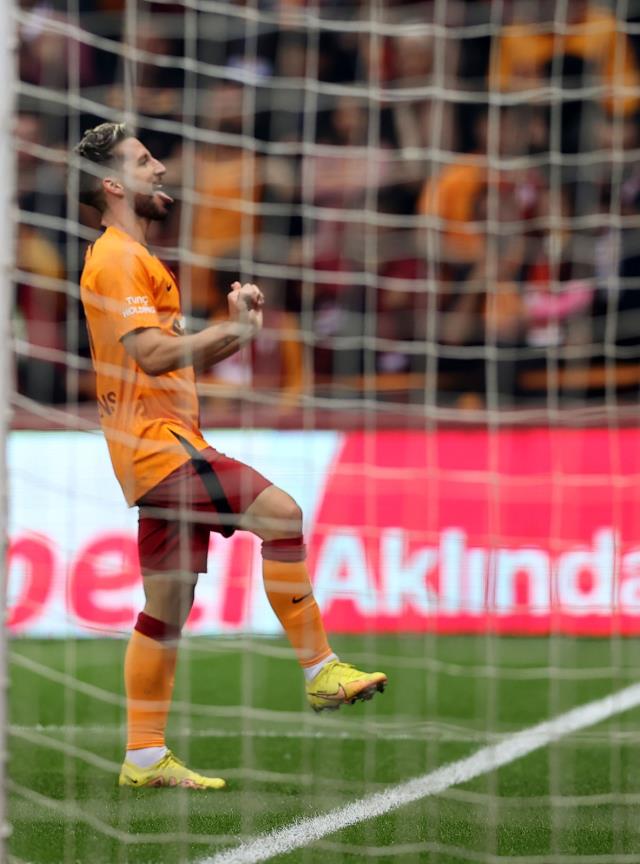 Aslan sonunu getiremedi! Galatasaray 2 farklı öne geçtiği maçta Alanyaspor'u deviremedi