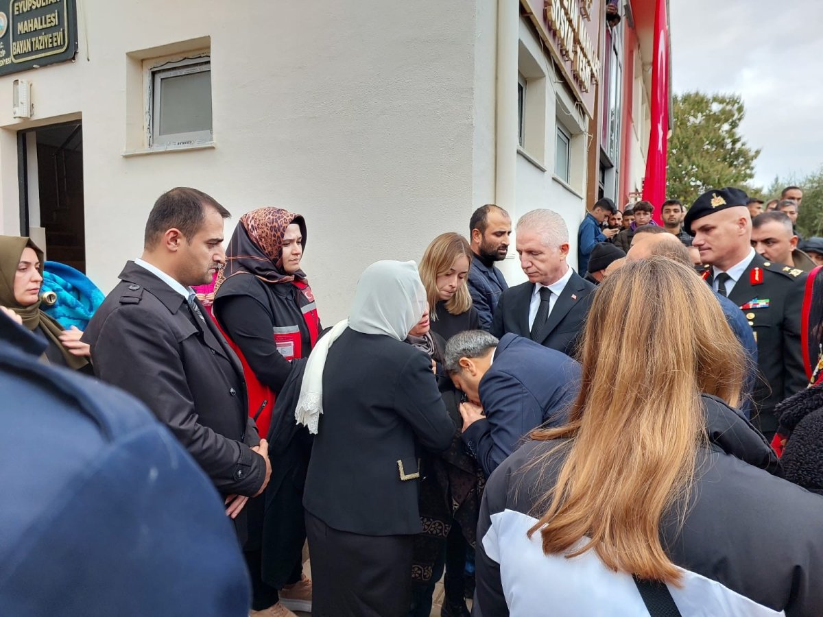 Gaziantep te şehit annesi: HDP teröristtir, CHP de teröristtir #2