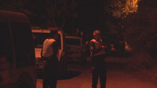Gelen ihbar ekipleri harekete geçirdi! Çelik yelek giyen polisler, dağı taşı aramaya başladı