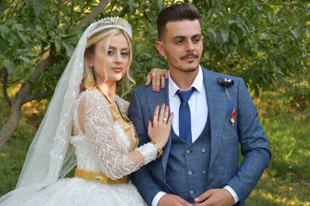 Gören seçim var sanır! Şırnak'ta ilginç takı geleneği