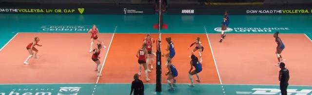 Hakem bile dondu kaldı! Belçika Kadın Voleybol Takımı maç oynanırken tüm dünyaya rezil oldu