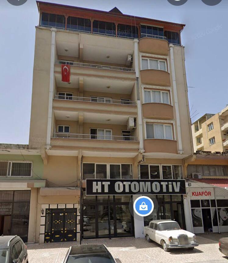 Binanın yıkılmadan önceki hali