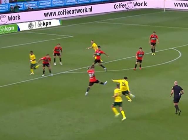 Hollanda'ya gitmeyi mi bekledin Oğzuhan! Attığı gol rakip futbolcuların bile ağzını açık bıraktı