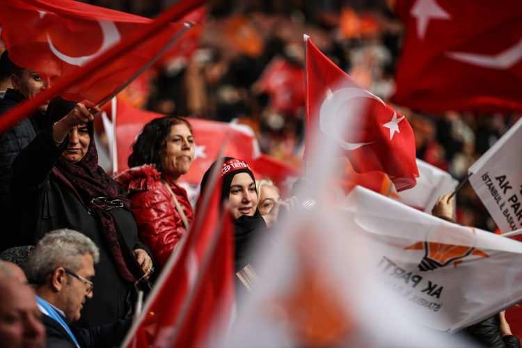 <p>Cumhurbaşkanı Erdoğan'ın da katıldığı program AK Parti için bir ilk oluyor. </p>
