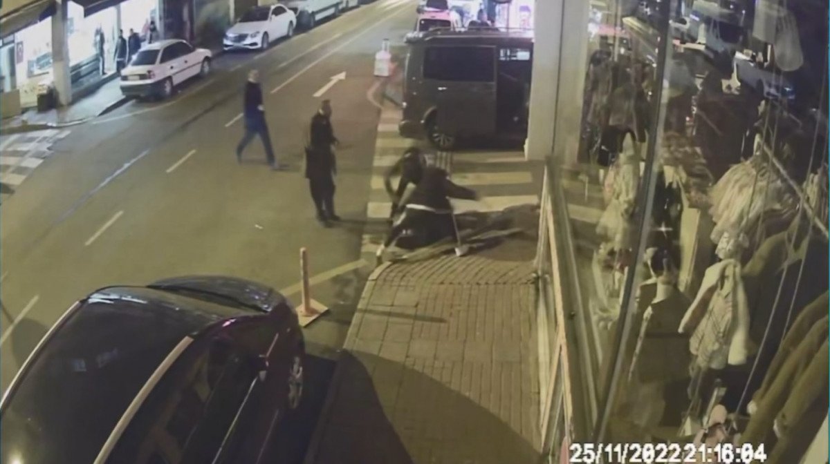 İstanbul da park yeri kavgasında kan aktı: 2 yaralı #2