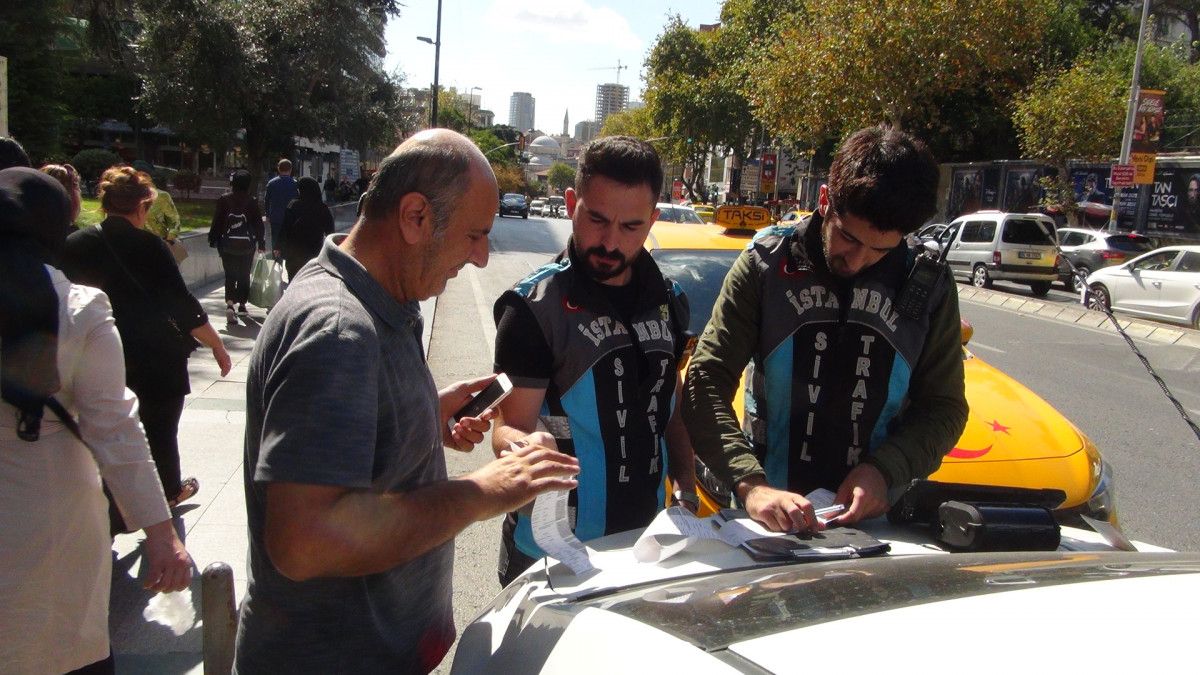 İstanbul da taksicilere denetim yapıldı: Evrakları eksik olanlara ceza yazıldı #3