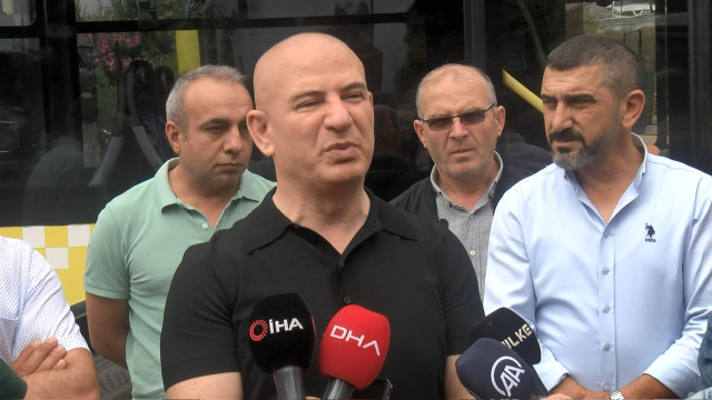 Özel Halk Otobüsü sahiplerinden İBB'ye tepki: Alacaklarımızı 4 yıldır alamıyoruz Özel Halk Otobüsü sahiplerinden İBB'ye tepki: Alacaklarımızı 4 yıldır alamıyoruz