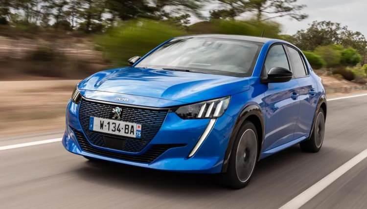 <p>Peugeot 208'in üç ay süren satış liderliğini Volkswagen T-Roc aldı.</p>
