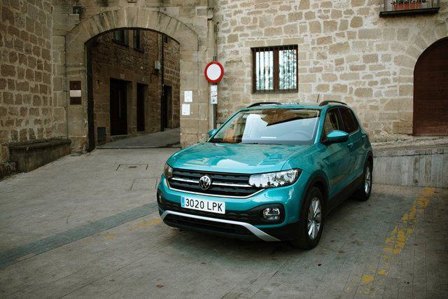 <p><strong>VOLKSWAGEN </strong></p>

<p> </p>

<p>Yeni T-Cross 1.0 TSI 110 PS Manuel Life</p>

<p> </p>

<p>Fiyatı: 612,600 TL</p>
