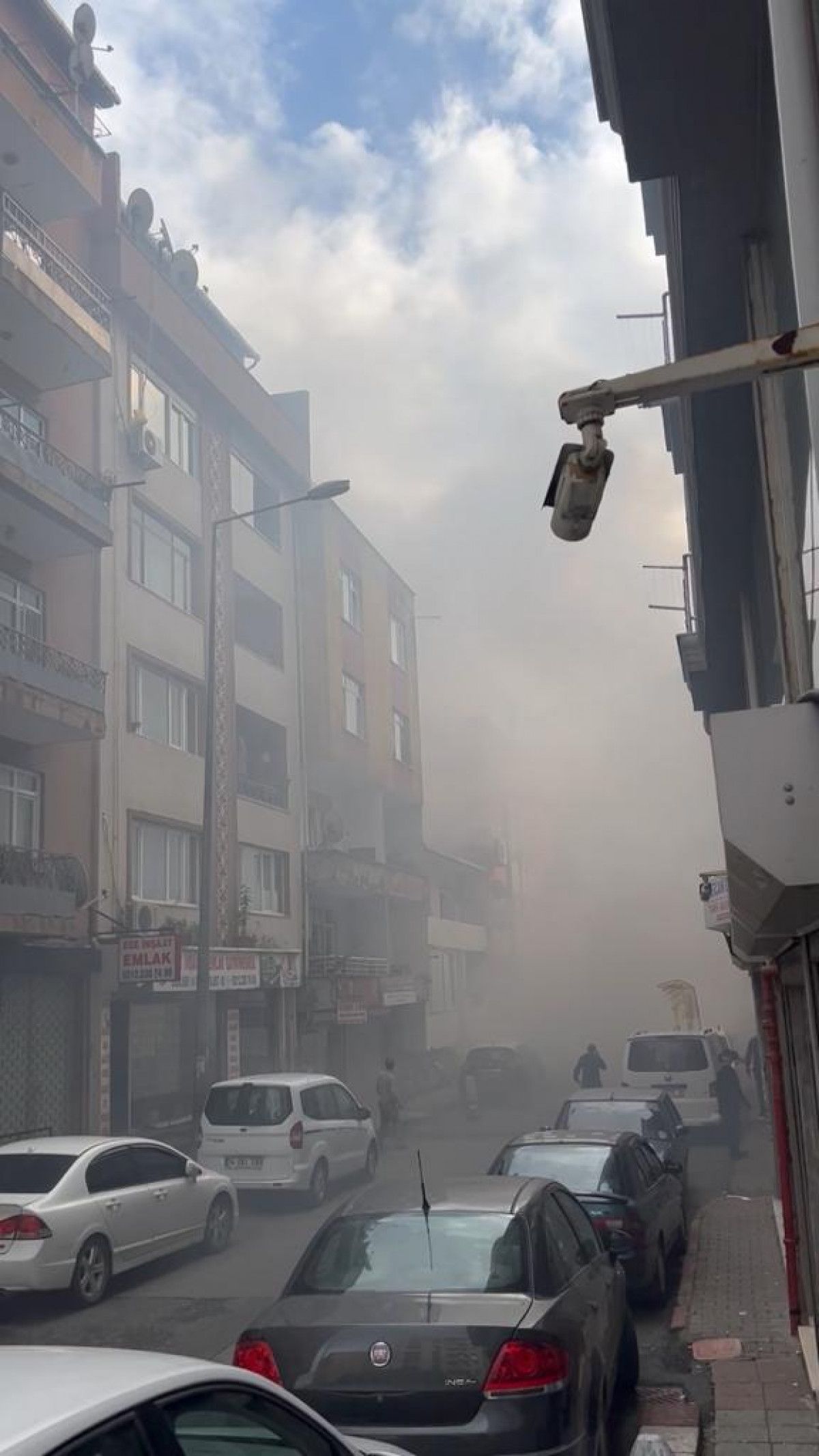 Kağıthane de yangında mahsur kalanlar kurtarıldı #8