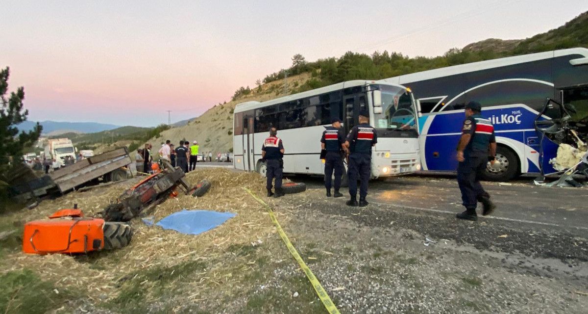 Kastamonu da yolcu otobüsü ile traktör çarpıştı: 1 ölü, 10 yaralı #3