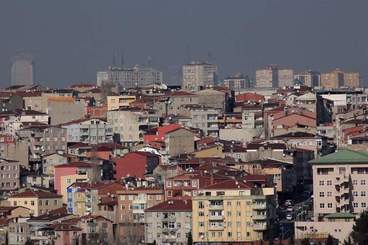 <p>Yeniocak ayrıca herkes tarafından bilinmeyen, kira sözleşmesinde ismi yazılı olan eşin tek başına tahliye taahhüdü veremeyeceğini, her iki eşin de imzası bulunmayan tahliyenin gerçekleştirilemeyeceğini söyledi.</p>
